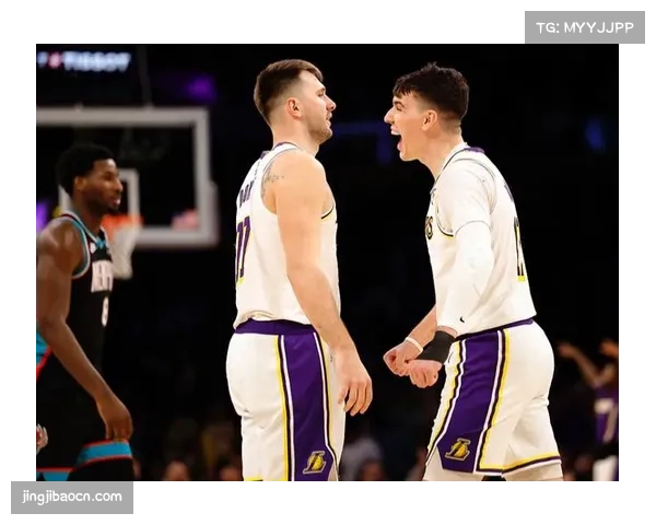 湖人三巨头同场净效率值+11.6 较此前负值大幅提升 湖人三巨头同场净效率值+11.6 较此前负值大幅提升